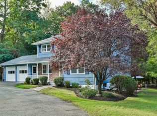 908 Ashland St, Valley Cottage, NY 10989