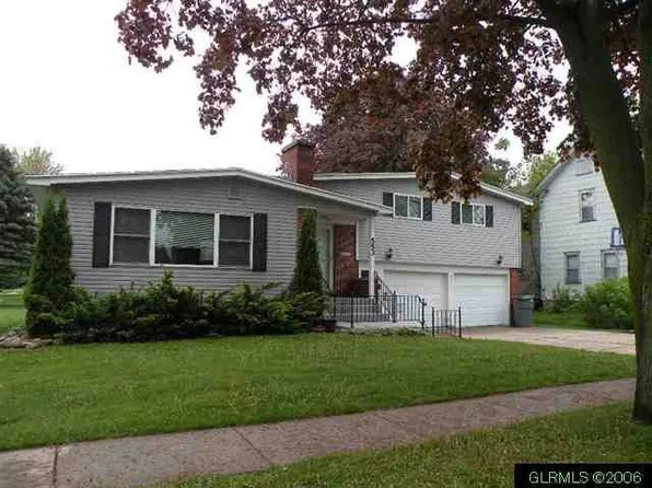 553 E Jackson St, Ripon, WI 54971
