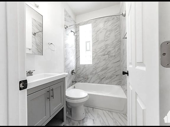 4th image of 1636 W 18th Pl #2R