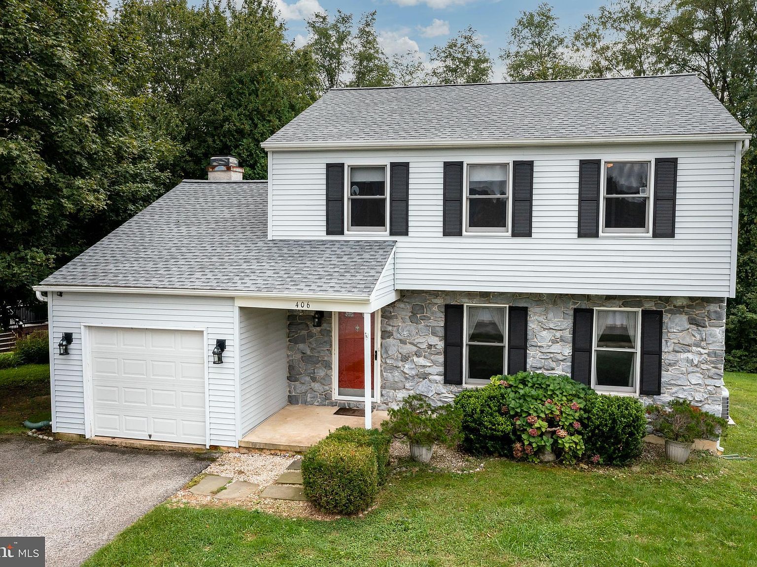 406 W 6th Ave, Parkesburg, PA 19365 Zillow