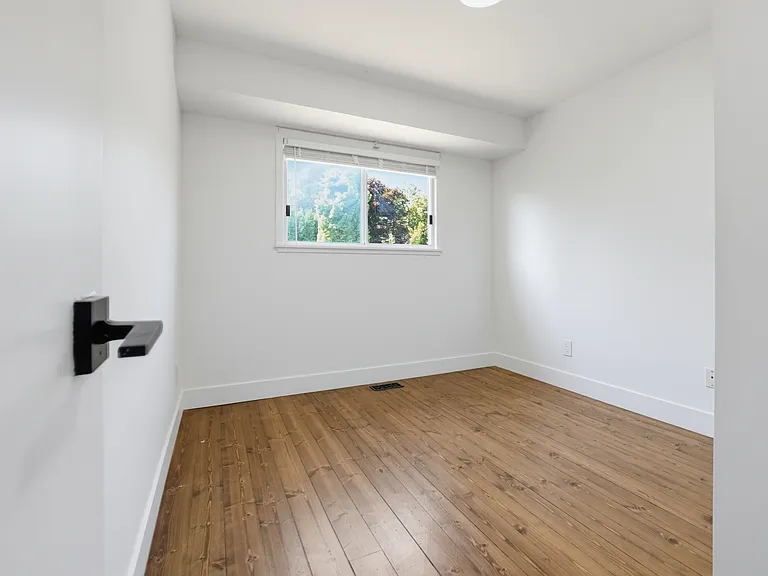 1341 Parker St — Photo 24