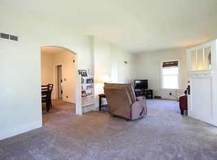 1015 Franklin St, Center Point, IA 52213