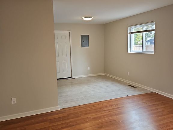 5th image of 21910 Eastwood Ave