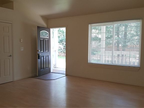 5th image of 18023 Clear Lake Blvd SE