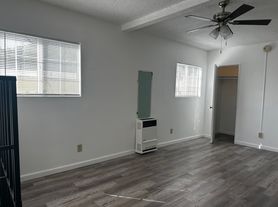669 W 30th St, San Pedro, CA
