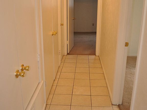 5th image of 328 W University Ave