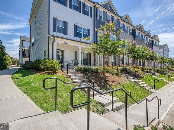 3rd image of 12 Silver Ln