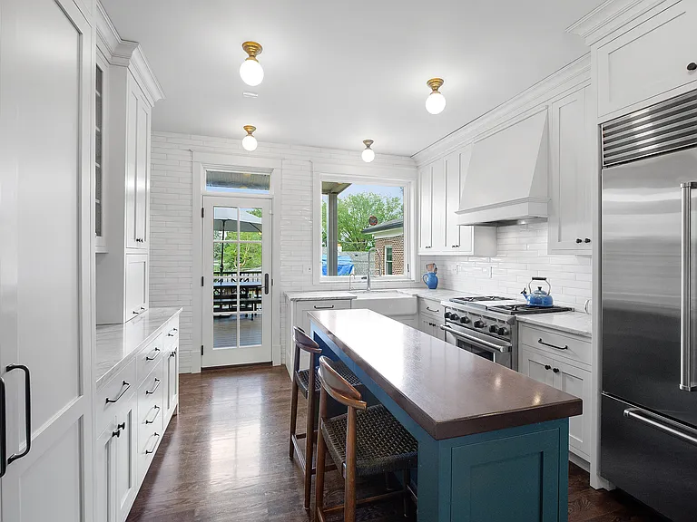 7071 Lindell Blvd — Photo 11