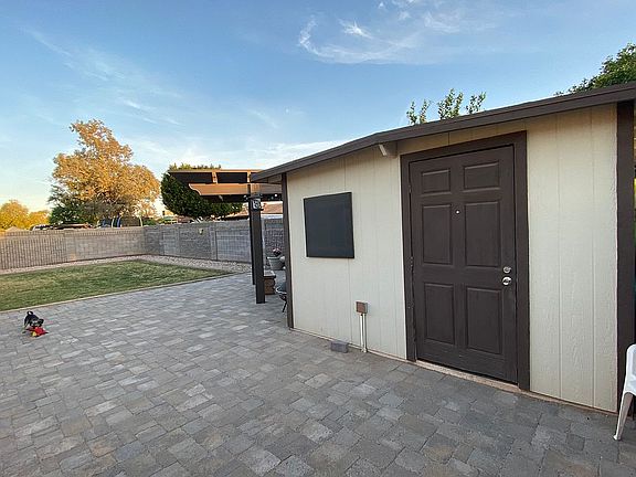 4th image of 2905 E Dolphin Ave