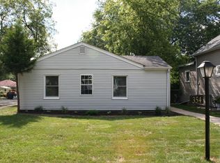 354 S Lodge Ln, Lombard, IL 60148