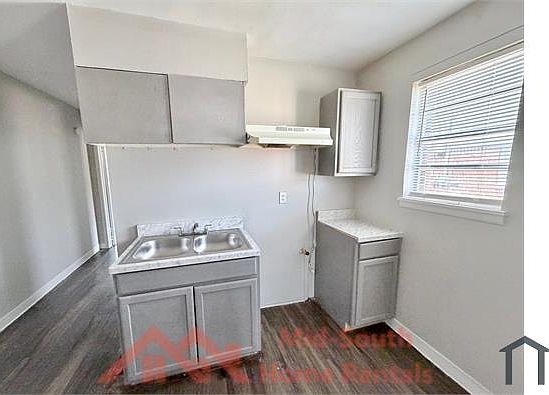 5th image of 1353 Fairfax St