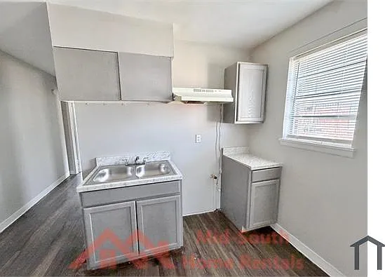 1353 Fairfax St — Photo 5
