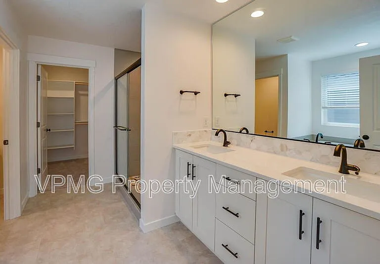 1605 NE 180th Ave — Photo 18