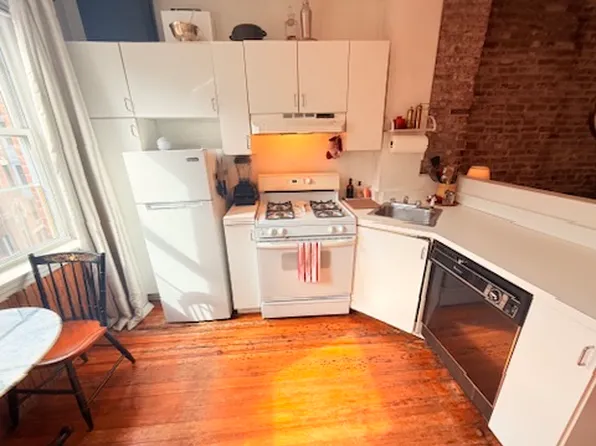 169 Endicott St APT 5, Boston, MA 02113