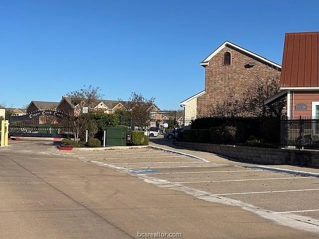 301 Sw Pkwy #309 — Photo 12