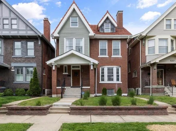 5855 Degiverville Ave, Saint Louis, MO 63112