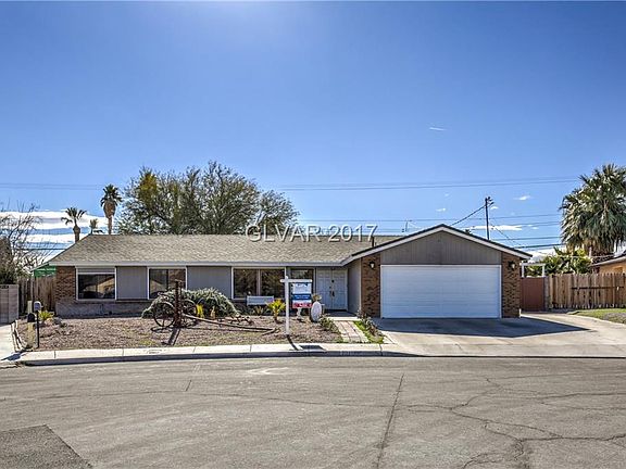 2nd image of 701 Glen Abbey Cir