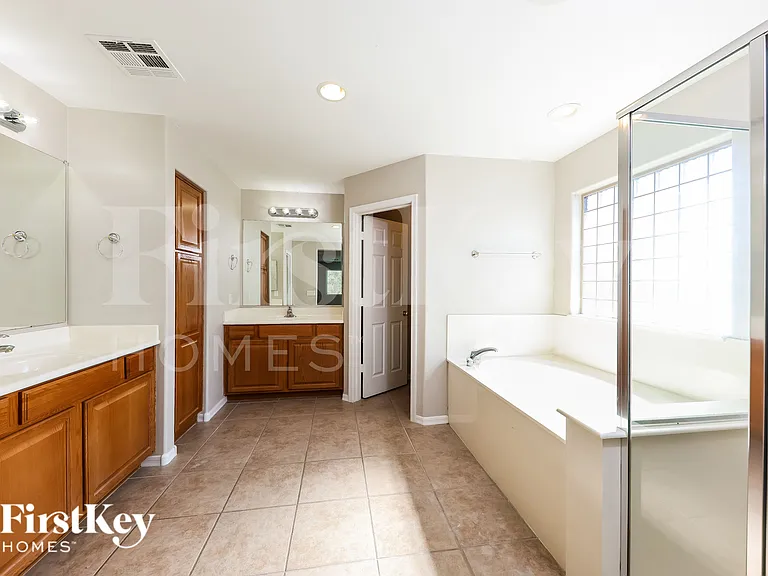 15608 N 172nd Ln — Photo 11