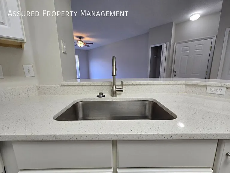 5578 Metrowest Blvd #102 — Photo 9