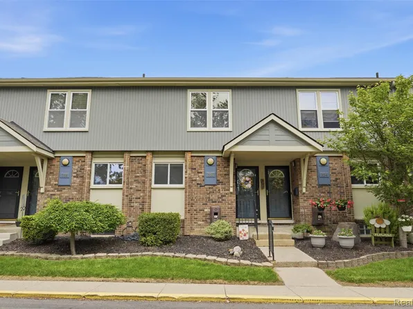 356 Hartman Ln, Saline, MI 48176