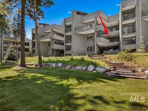 4th image of 917 Fairway Dr #2B