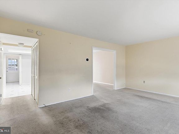 4th image of 12774 Midwood Ln