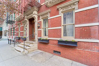 Rented by Living New York