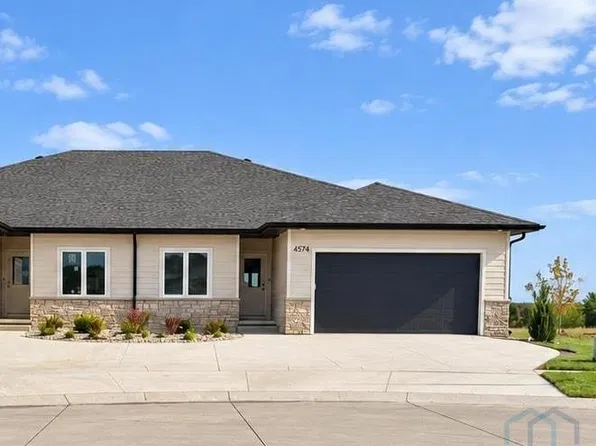 4574 Badger Ct, Sioux City, IA 51106
