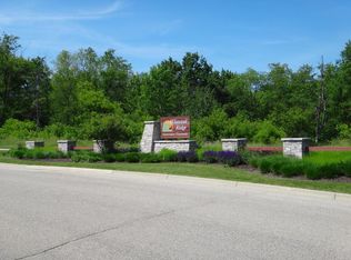 841 Red Hawk Dr, Walworth, WI 53184