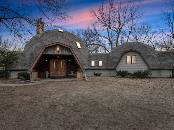 11250 Natalie Ln, Dubuque, IA 52003