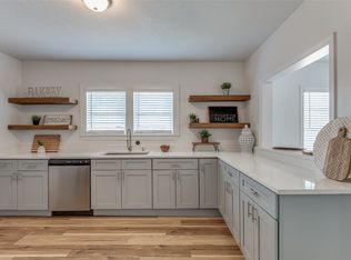 607 N Church St, Pilot Point, TX 76258