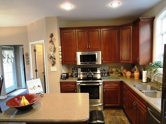 5th image of 9956 Oban Dr