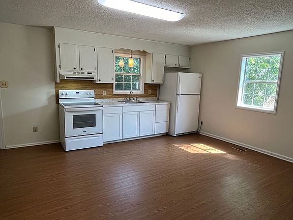 5th image of 828 Spruce St