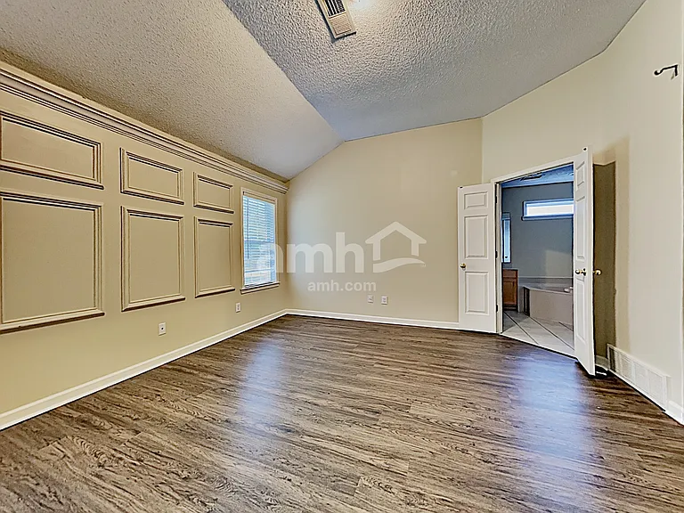 9289 Oakengate Cv — Photo 10