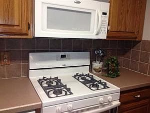 4th image of 356 Laurie Ln