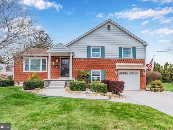 53 Scarsdale Dr, Camp Hill, PA 17011