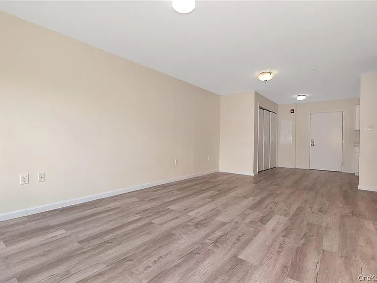 68 Lake St #305 — Photo 12