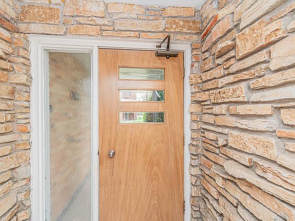 2nd image of 1044 Willson Dr #2