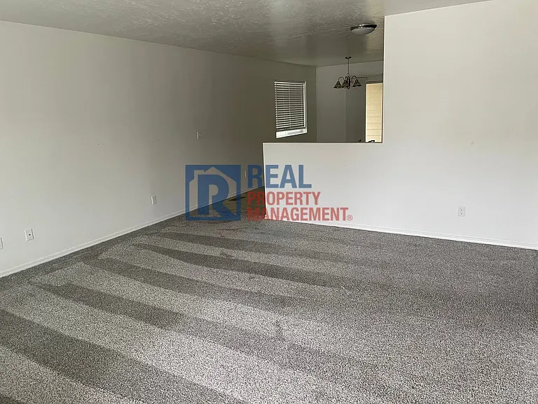 10450 W Bear Lake Dr — Photo 2