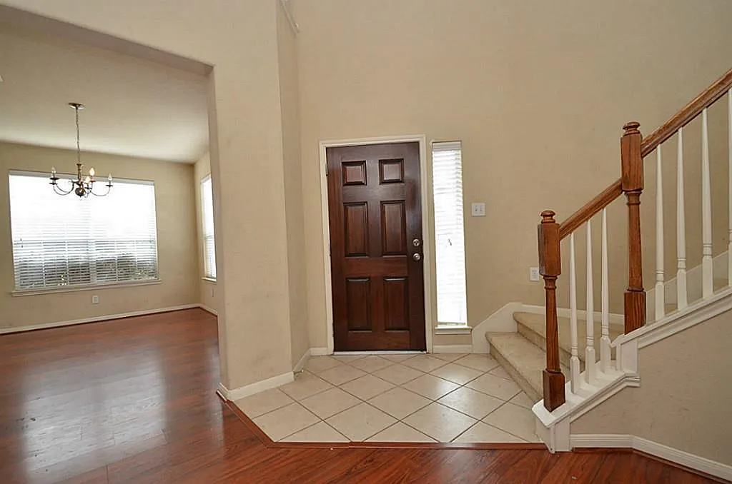 3 bed, 2.5 bath, 2202 sqft, $2,200 — Photo 4