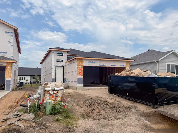 7895 Cottonwood Blvd, Horace, ND 58047