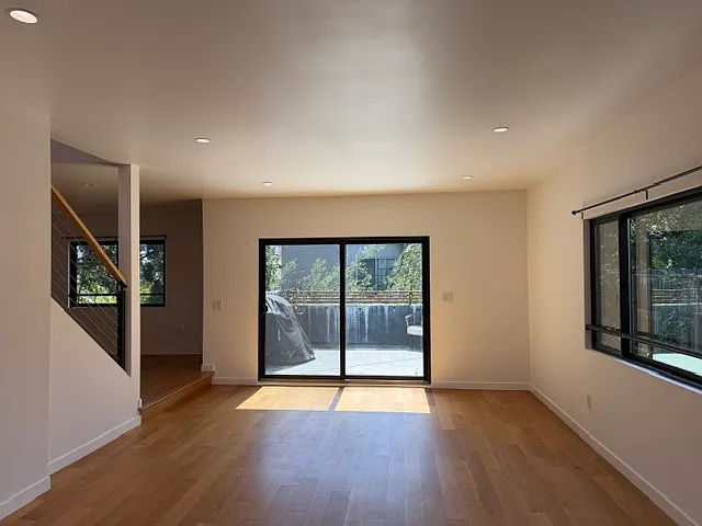 1833 Benecia Ave #1833 — Photo 16