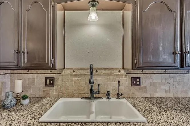 801 Robin Hill Rd — Photo 12