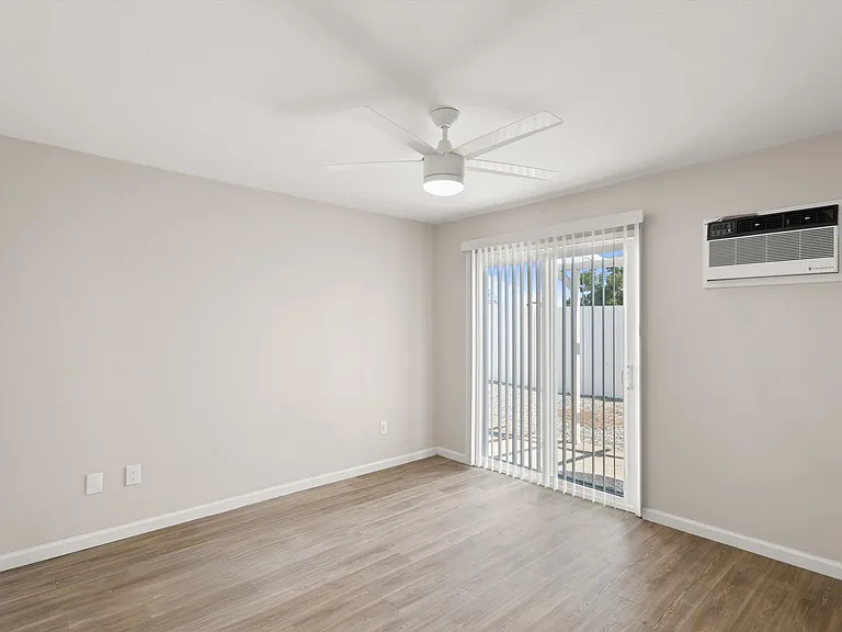Vista Palms Apartment Homes- Yucaipa, CA — Photo 18