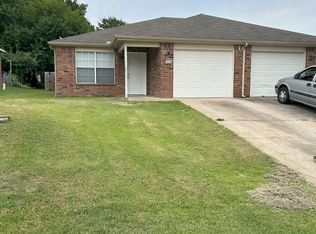 860 S Erika Ave, Fayetteville, AR 72701
