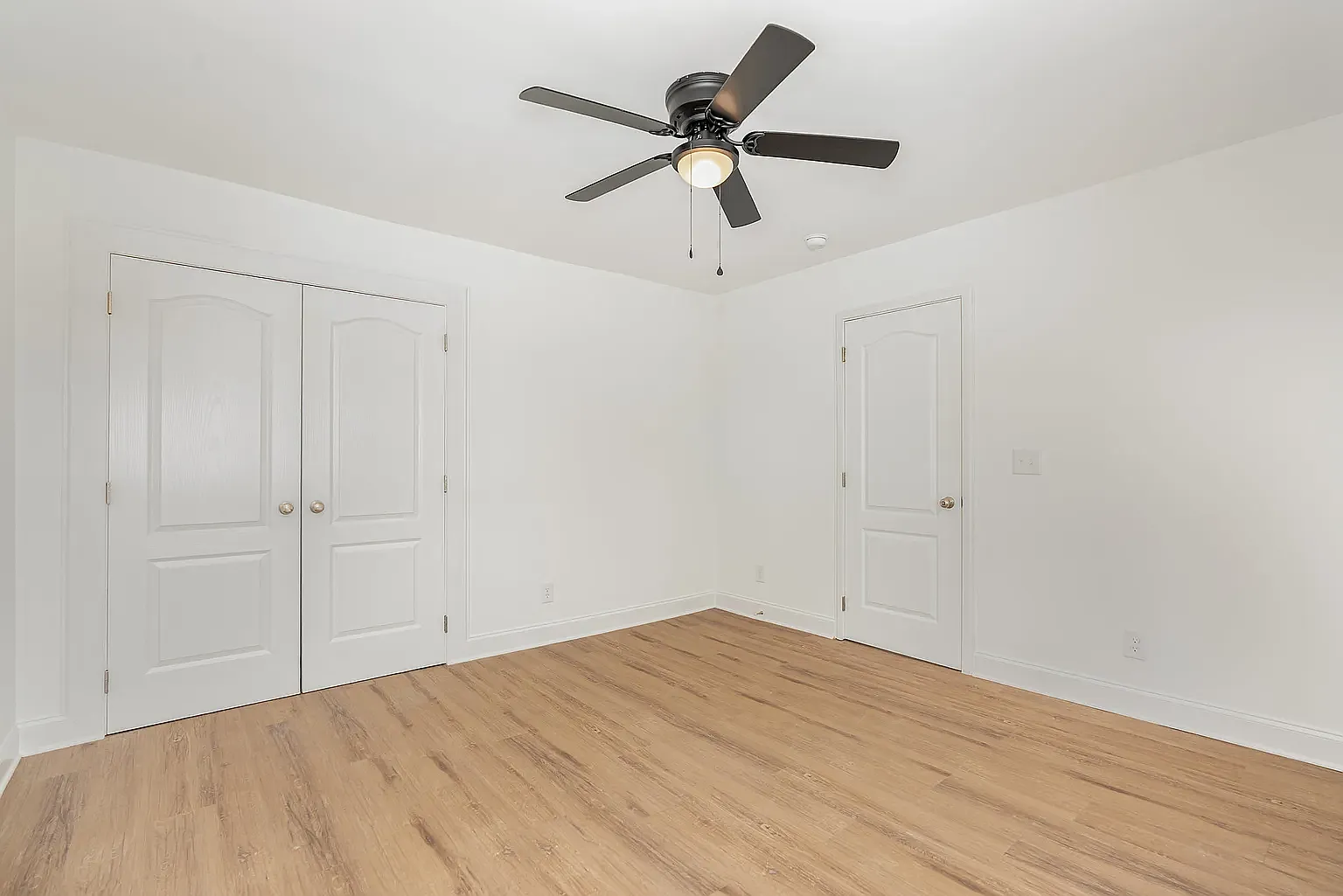 3 bed, 1596 sqft, $2,100 — Photo 1