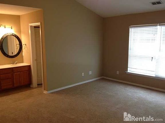 4th image of 2107 Mallard Woods Pl