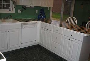 4th image of 725 Cressfield Dr