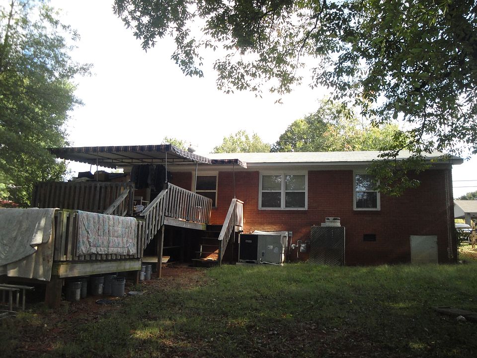 2nd image of 1109 Clanton Rd