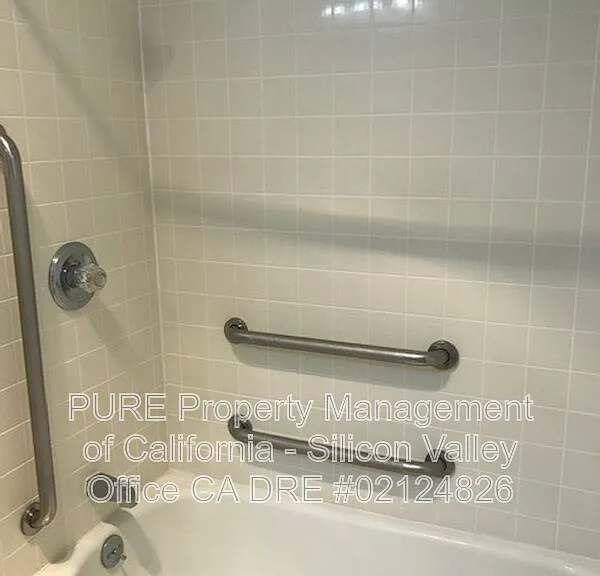 508 Caledonia St #1 — Photo 9